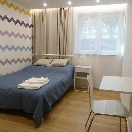 Three 아파트 *
